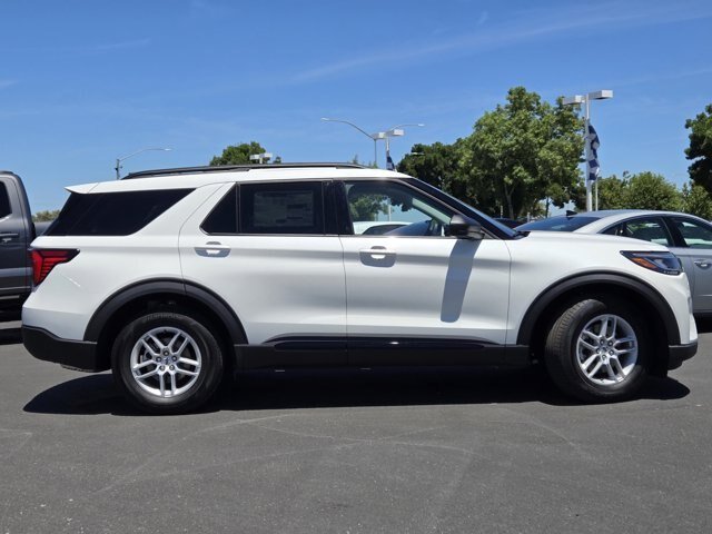 New 2026 Star White Metallic Tri-Coat Ford Active image 3