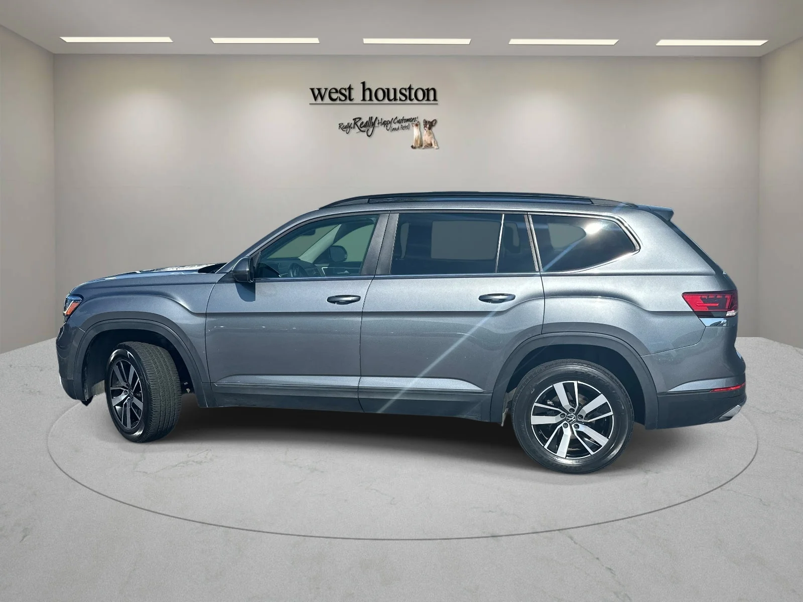 Used 2022 Gray Volkswagen 2.0T SE image 8