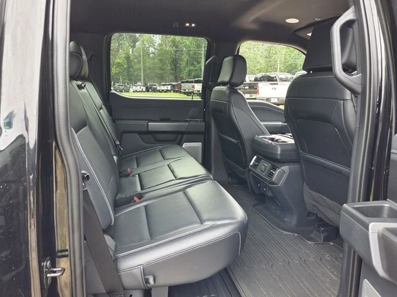 Used 2024 Agate Black Metallic Ford LARIAT image 14