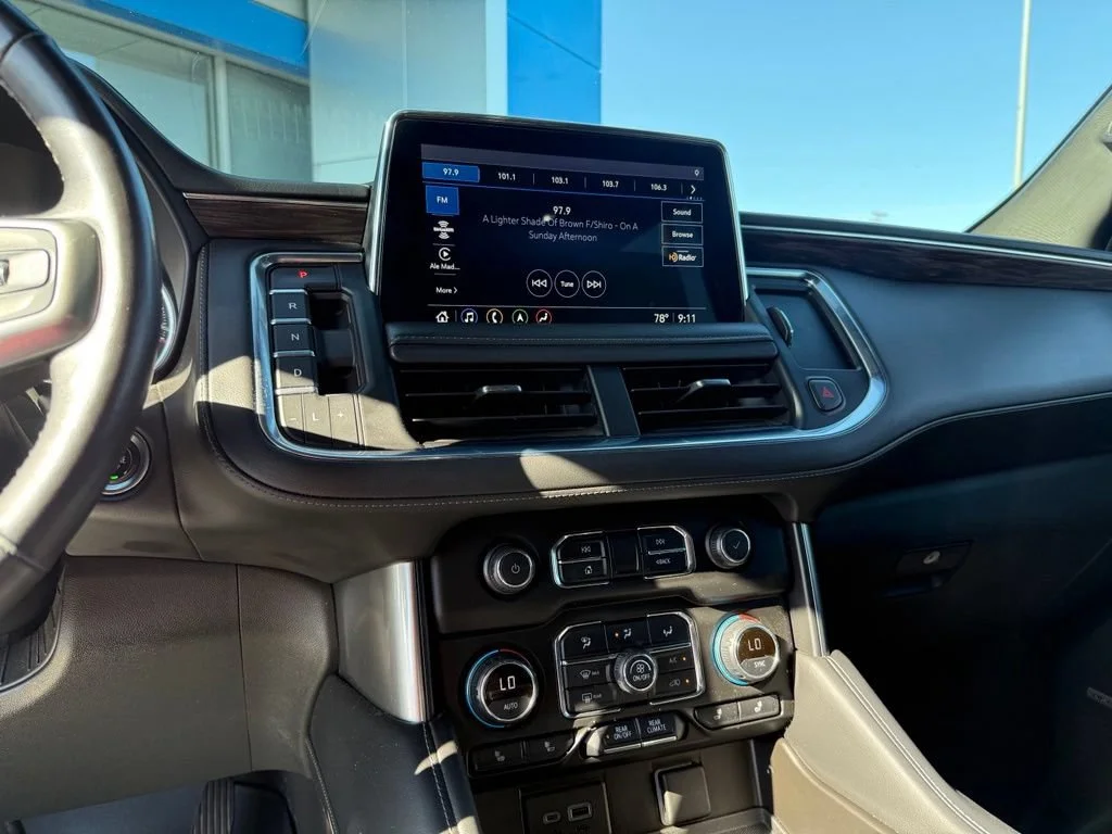 Used 2021 SHADOW GRAY METALLIC Chevrolet Z71 image 25