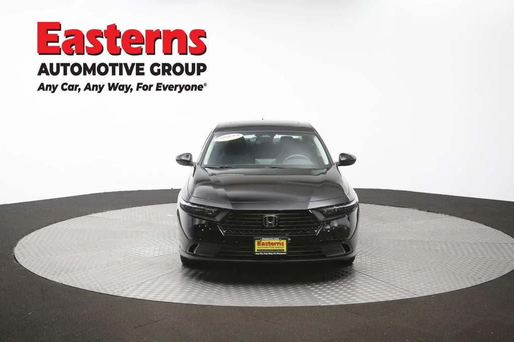 Used 2025 Black Honda SE image 52