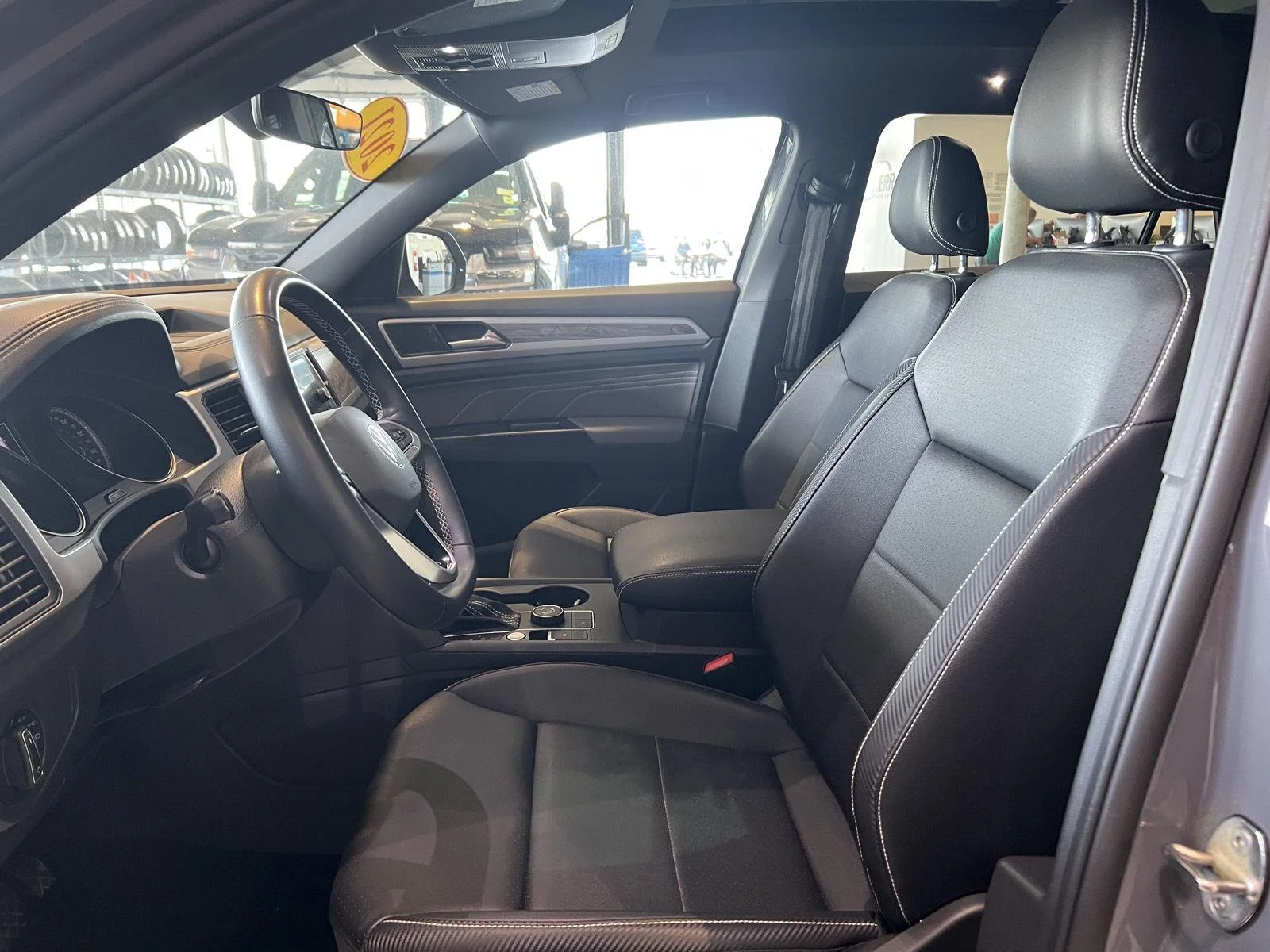 Used 2021  Volkswagen 3.6L V6 SE w/Technology image 17
