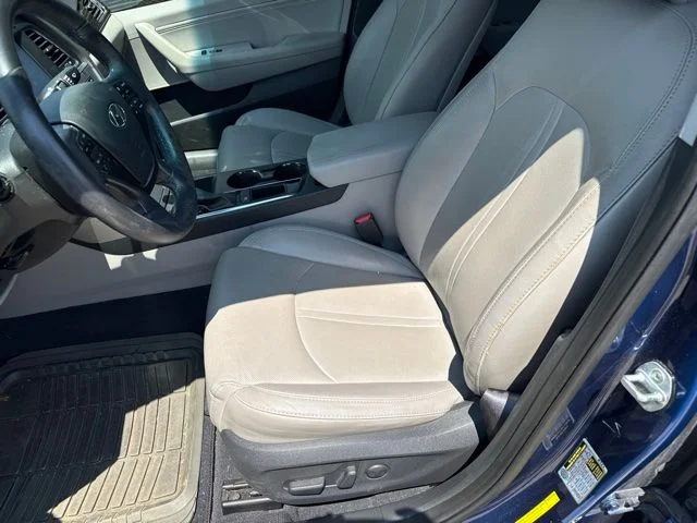 Used 2016 Blue Hyundai Limited image 9