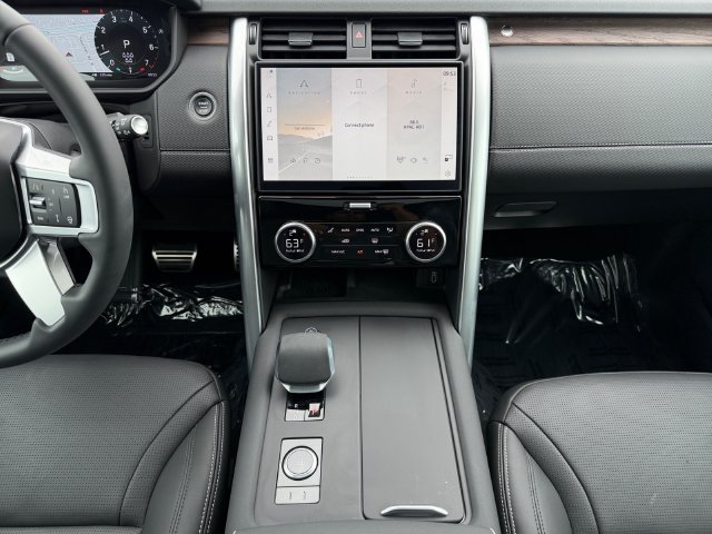 Used 2026 Santorini Black Metallic Land Rover Dynamic SE image 15