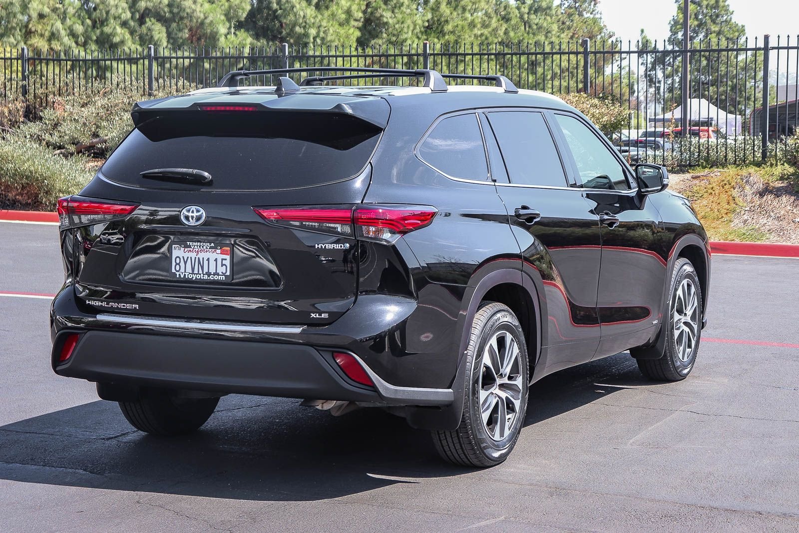 Used 2022 Midnight Black Metallic Toyota XLE image 7
