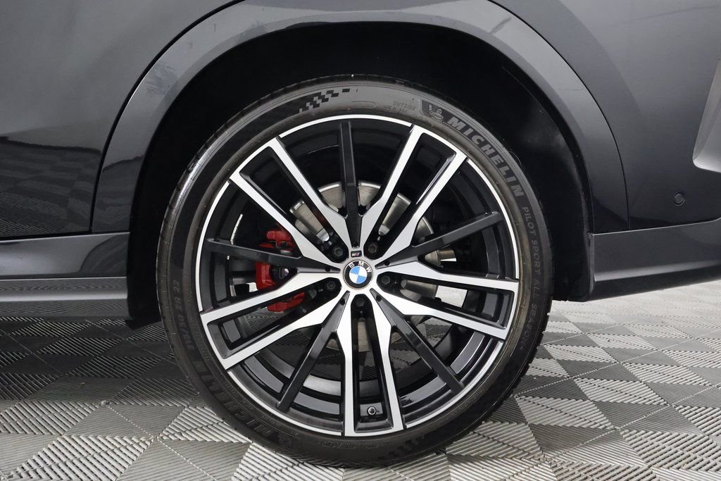 Used 2022 Black Sapphire Metallic BMW xDrive40i image 16
