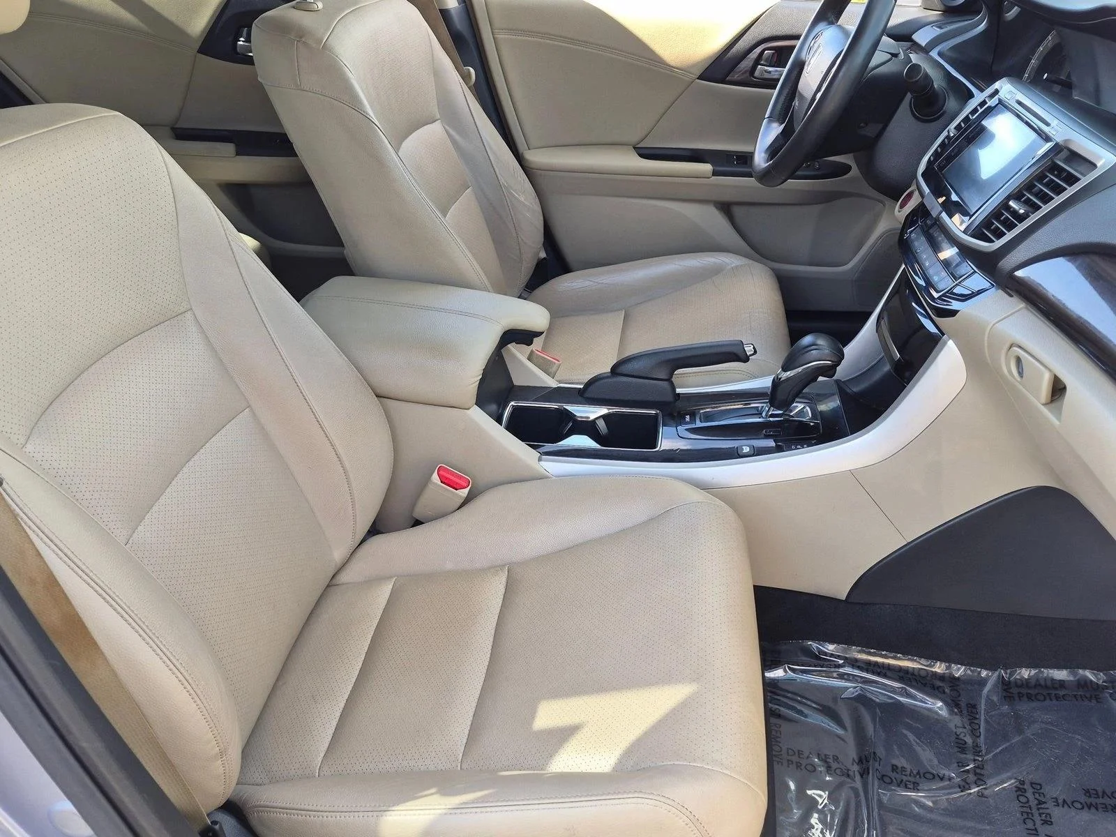 Used 2017 Silver/Gray Honda EX-L image 18