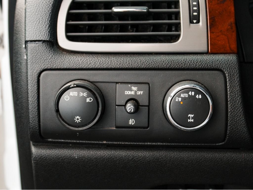 Used 2014 Summit White Chevrolet LT image 11
