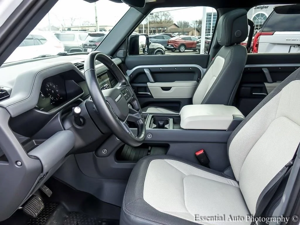 2023 Land Rover Defender X-Dynamic SE - Photo 10