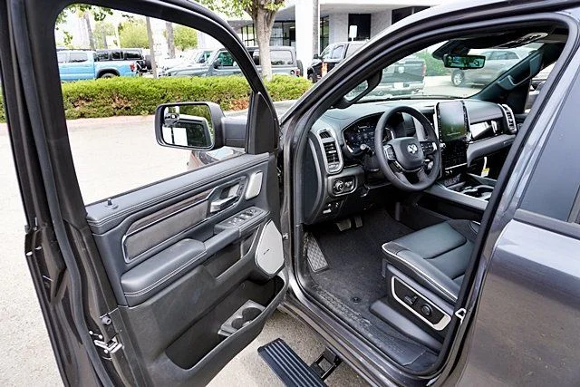 New 2026 Granite Crystal Metallic Clear-Coat Exterior Paint RAM Laramie image 45