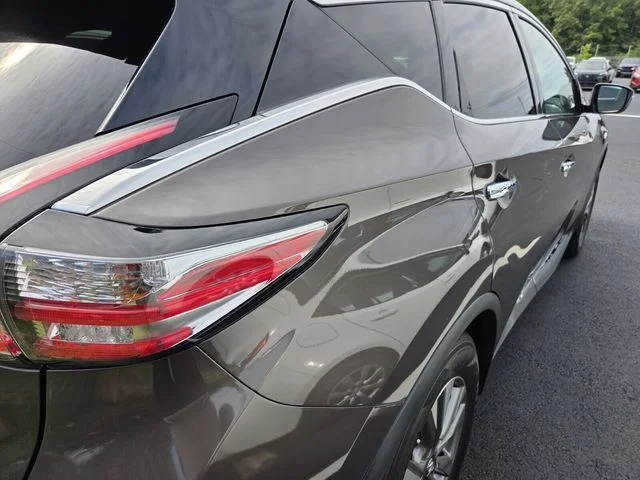Used 2017 Brown Nissan S image 10