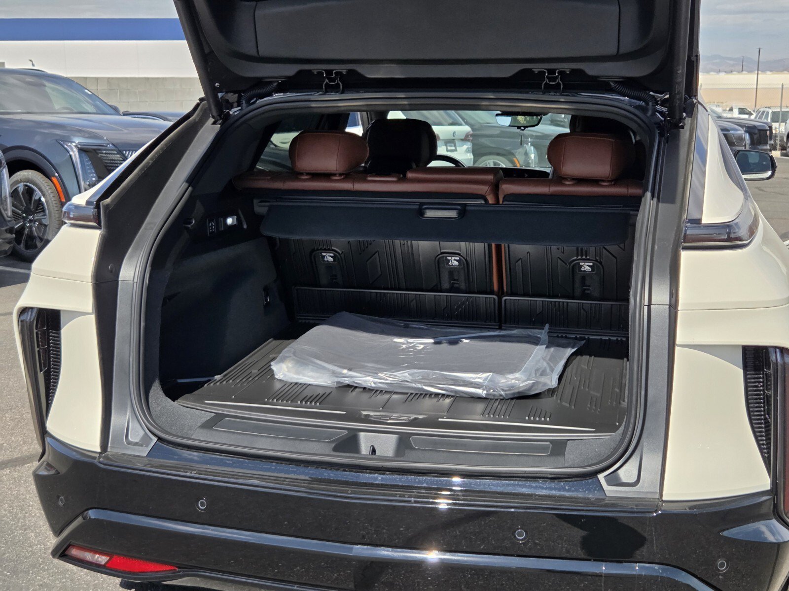 2027 Cadillac LYRIQ Signature Sport - Photo 17