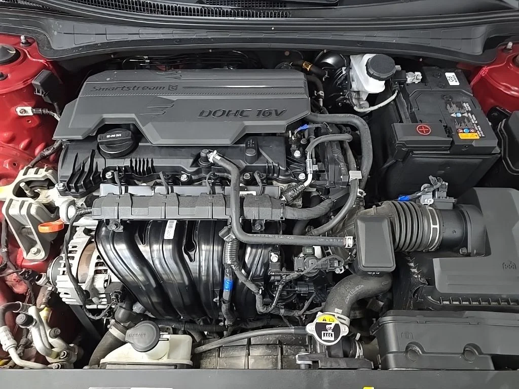 Used 2023 Red Hyundai SEL image 12
