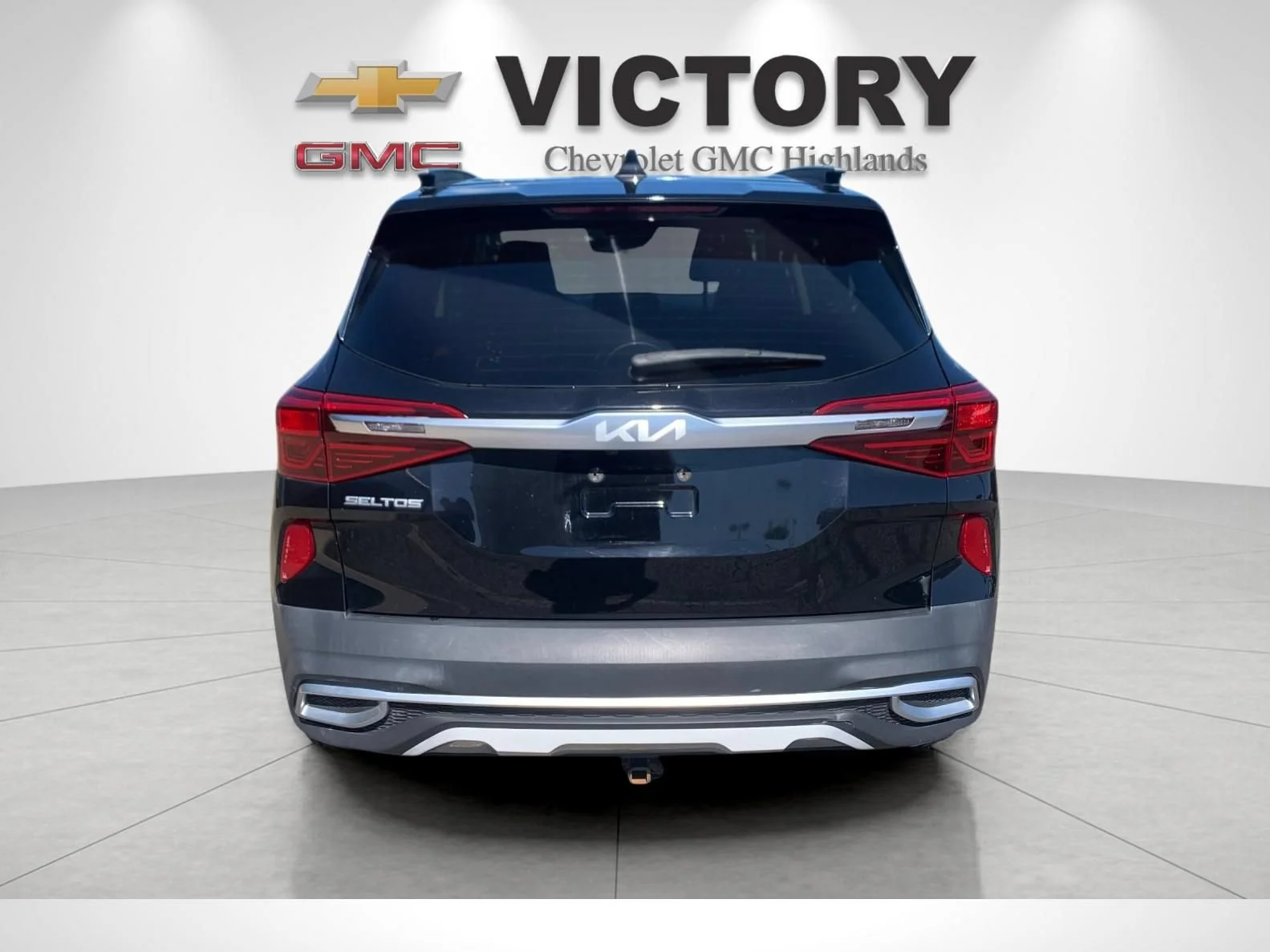Used 2023 Black Kia SX Turbo image 4