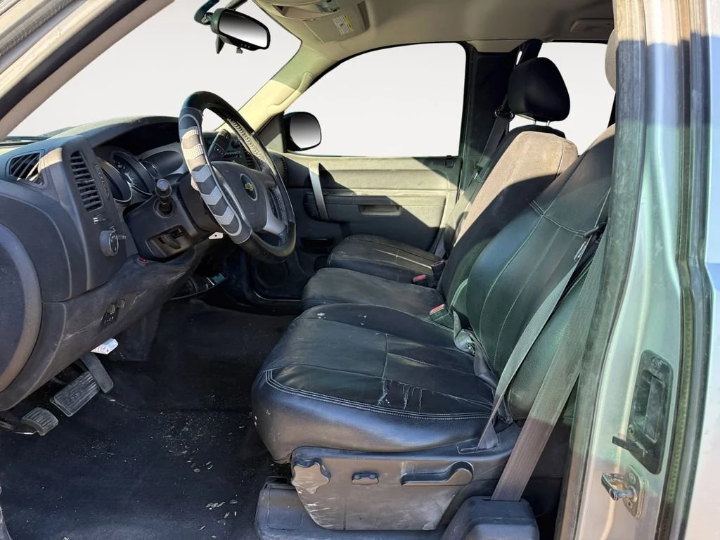 Used 2011 SHEER SILVER METALLIC Chevrolet LT image 9