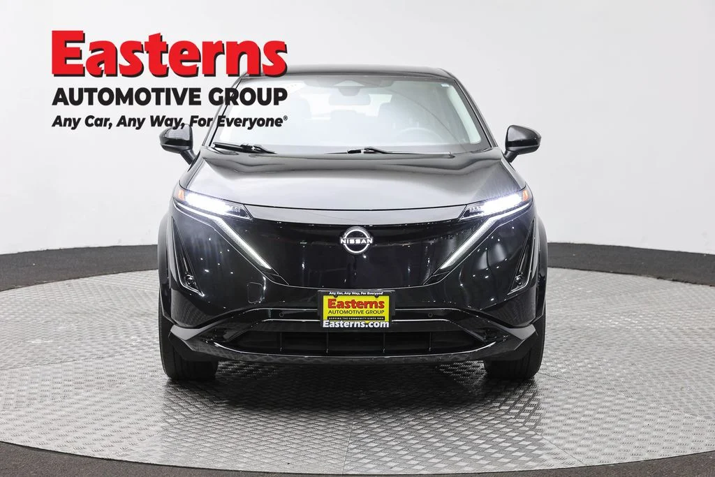 Used 2023 Black Nissan ENGAGE image 2
