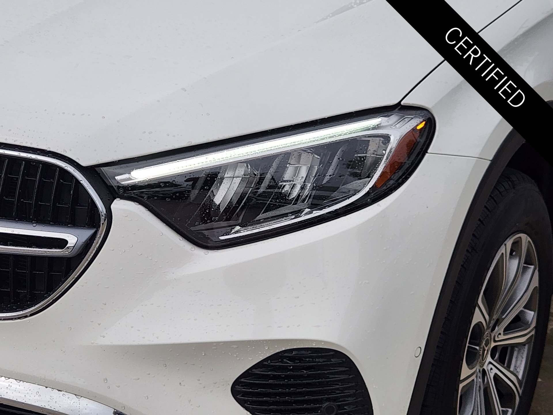 Certified Used 2023 Polar White Mercedes-Benz GLC 300 image 11