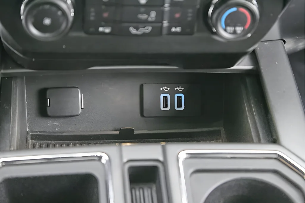 Used 2016 Oxford White Ford XLT image 21