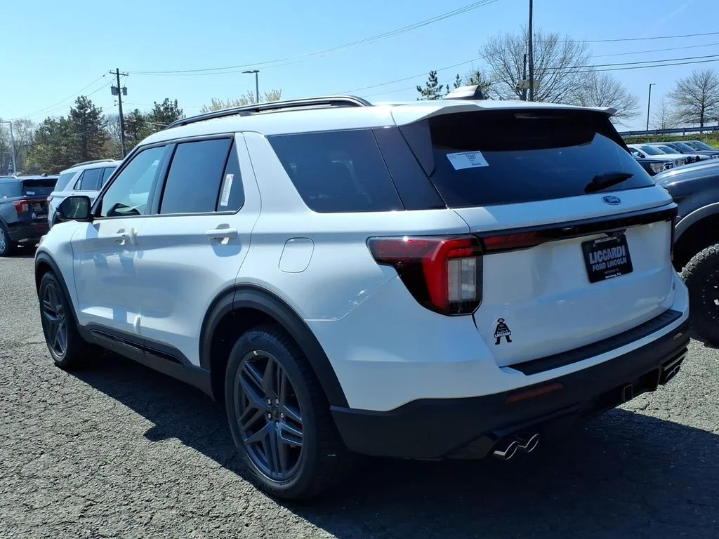 New 2026 Star White Metallic Tri-Coat Ford ST image 4