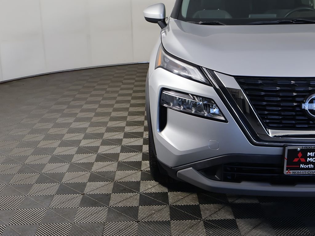 Used 2023 Silver Nissan SV image 12