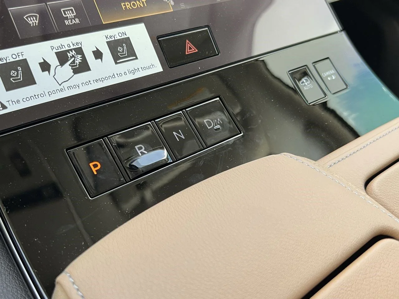 New 2027 RADIANT WHITE INFINITI Luxe 2WD image 17