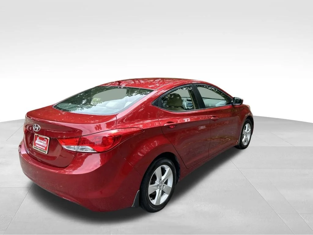 Used 2012 Red Hyundai GLS image 5