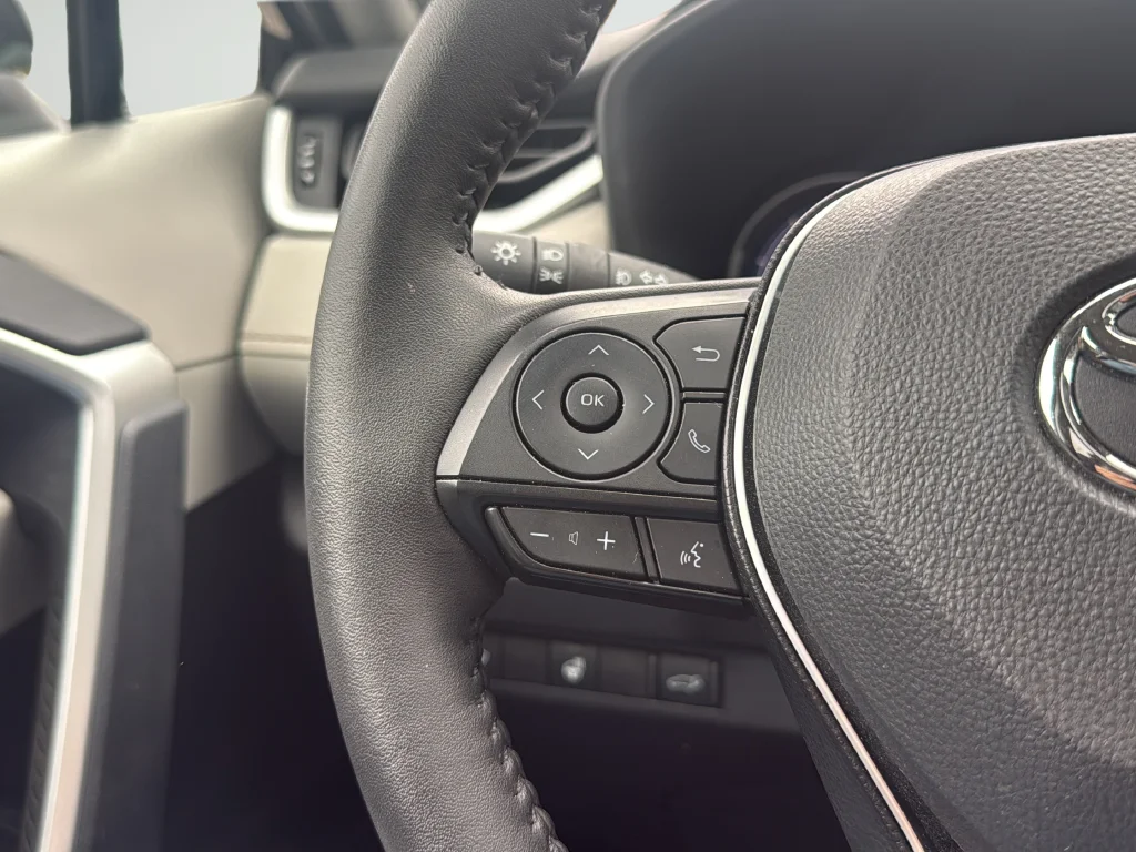 Used 2025 Blue Toyota XLE Premium image 14