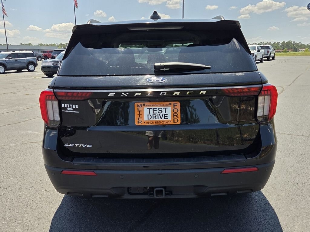 Used 2025 Black Ford Active image 10