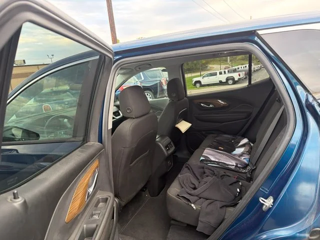 Used 2021 Blue GMC SLE image 6