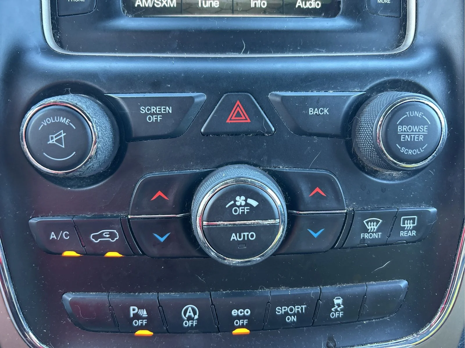 Used 2016 Brilliant Black Crystal Pearlcoat Jeep Laredo image 29