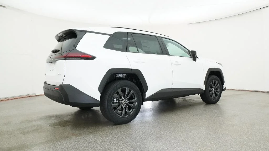 New 2026 Ice Cap Toyota XLE Premium image 17