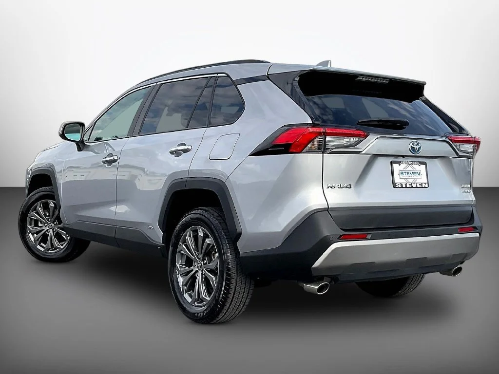 Used 2022 Silver Toyota Limited image 4