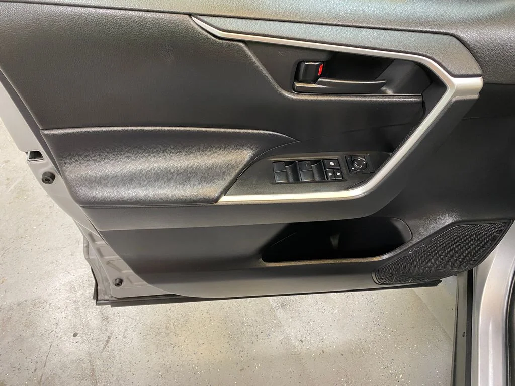 Used 2025 Silver Toyota LE image 20