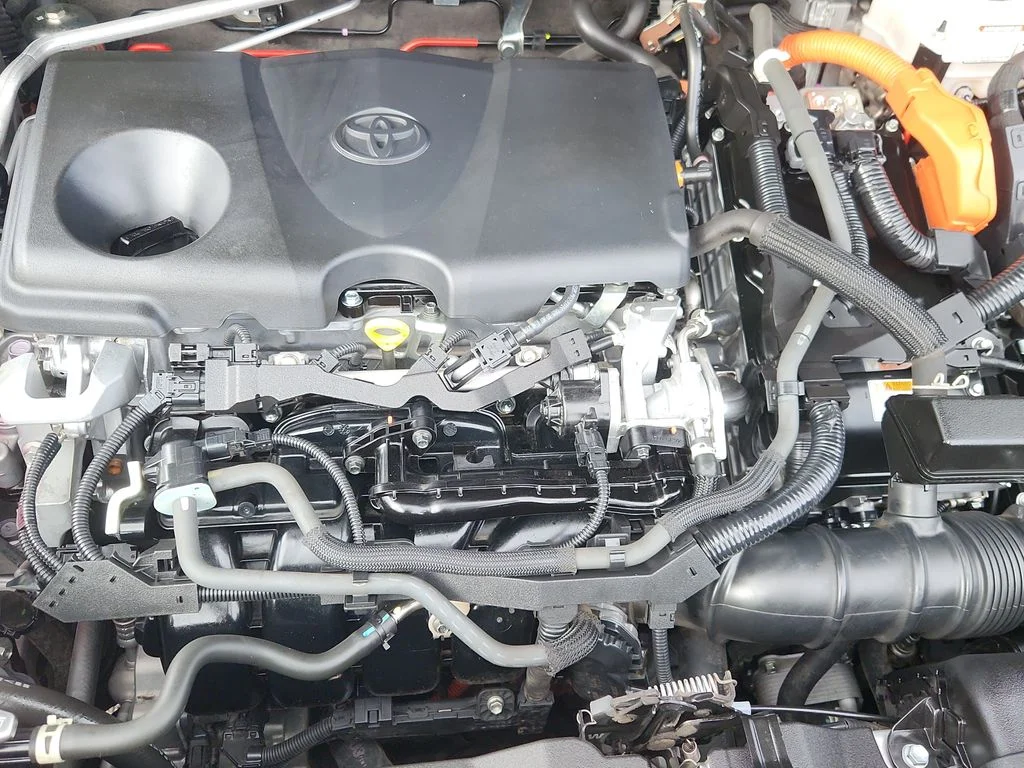 Used 2021 Silver Toyota XLE image 15