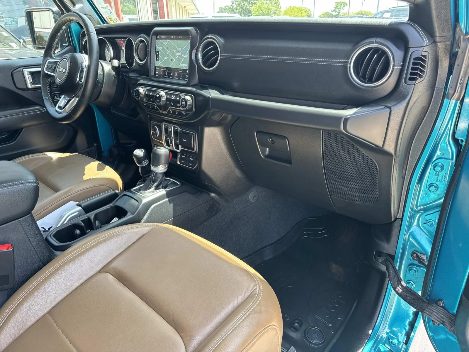 Used 2020 Green Jeep Sahara image 12