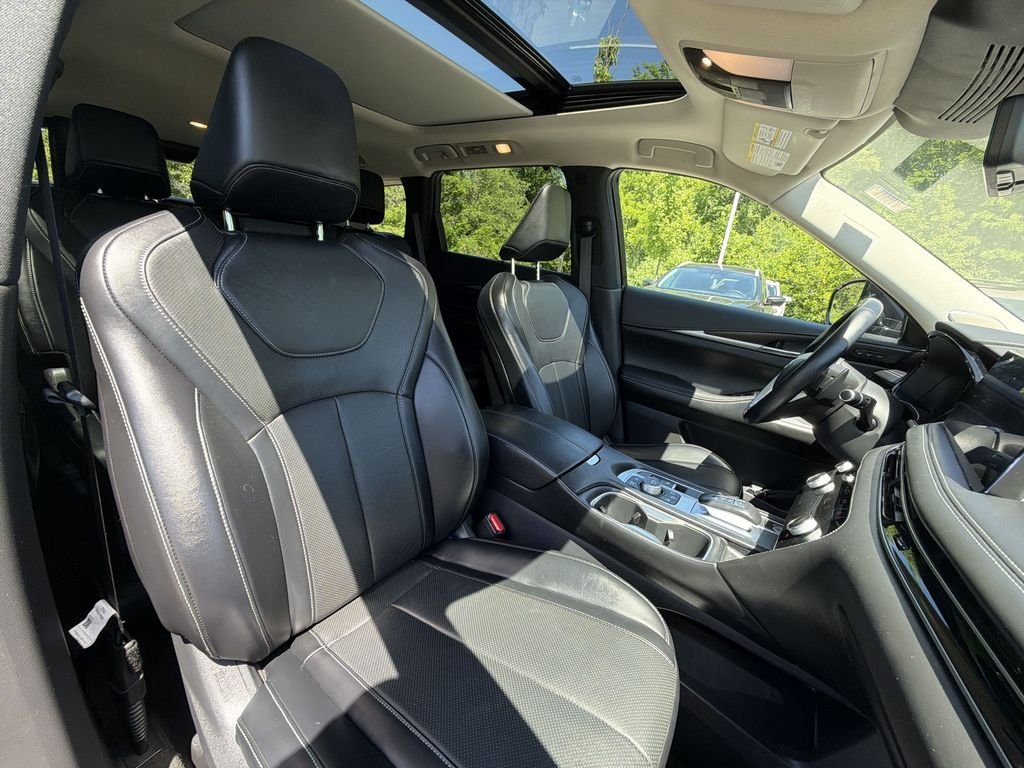 Used 2023 Moonbow Blue INFINITI Sensory image 27