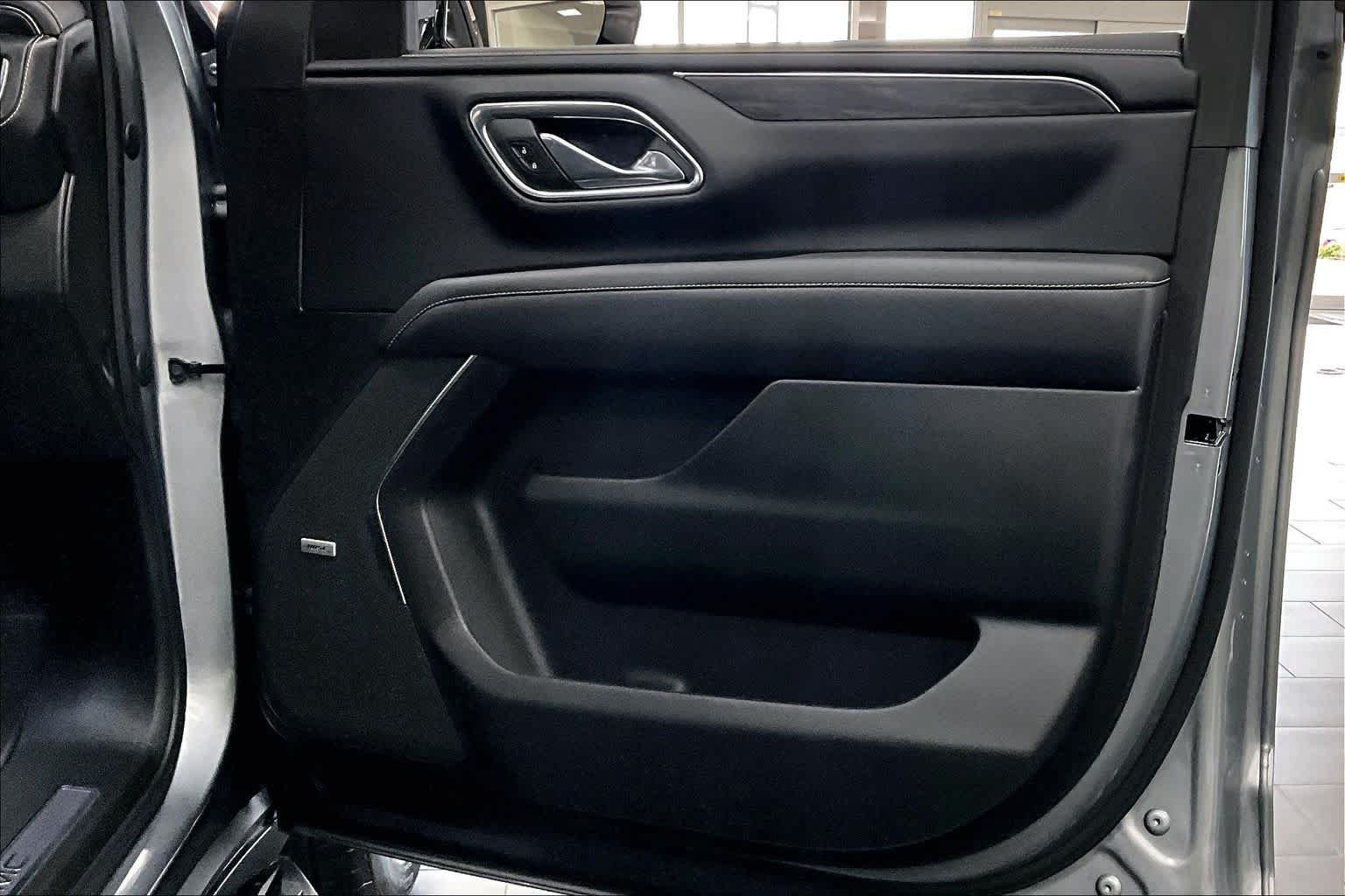 Used 2023 Sterling Metallic GMC SLT image 23
