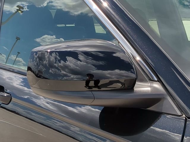 New 2026 Diamond Black Crystal Pearl-Coat Exterior Paint Jeep Laredo image 12