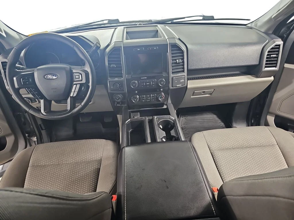 Used 2020 Silver Ford XLT image 11