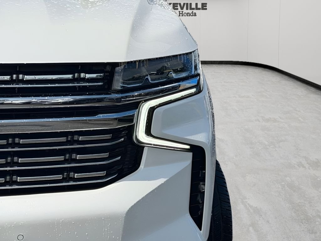 Used 2023 Iridescent Pearl Tricoat Chevrolet Premier image 6