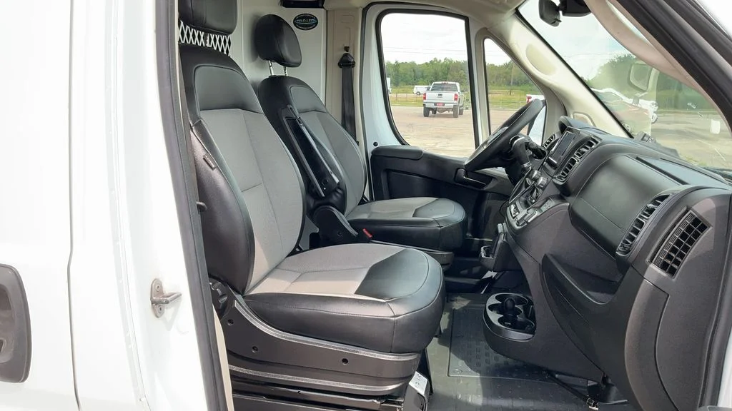 Used 2022 White Ram Low Roof image 16