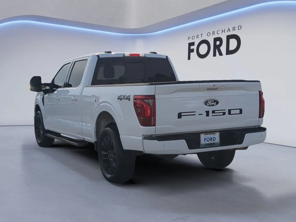 Used 2025  Ford Lariat image 5