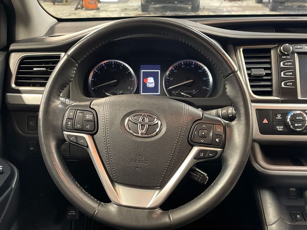 Used 2019 Gray Toyota XLE image 19