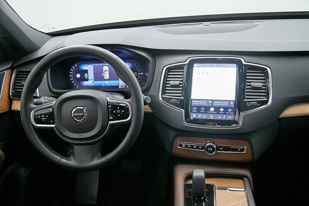 Certified Used 2023 Bright Dusk Volvo Plus image 26