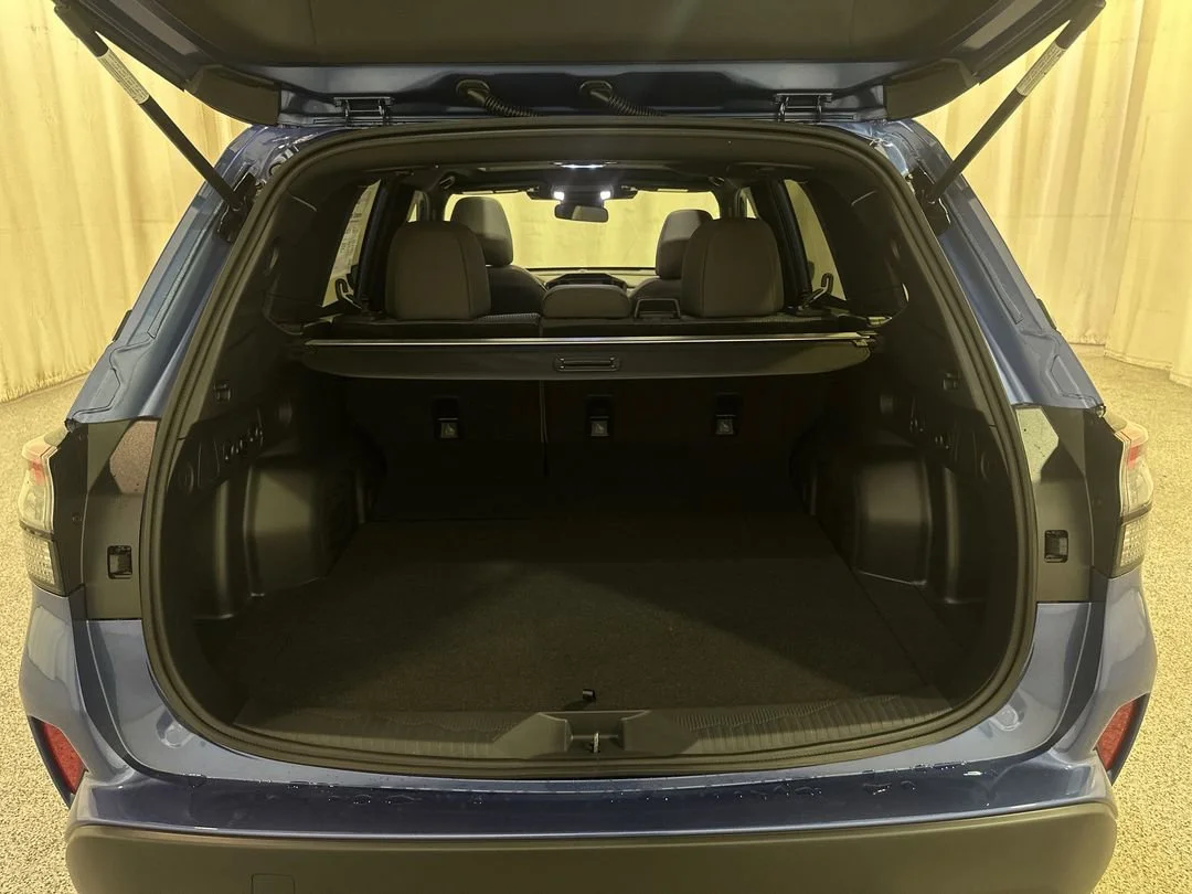 New 2026 Daybreak Blue Pearl Subaru Premium image 17