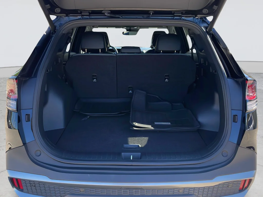 Used 2023 Black Kia X-Line image 34