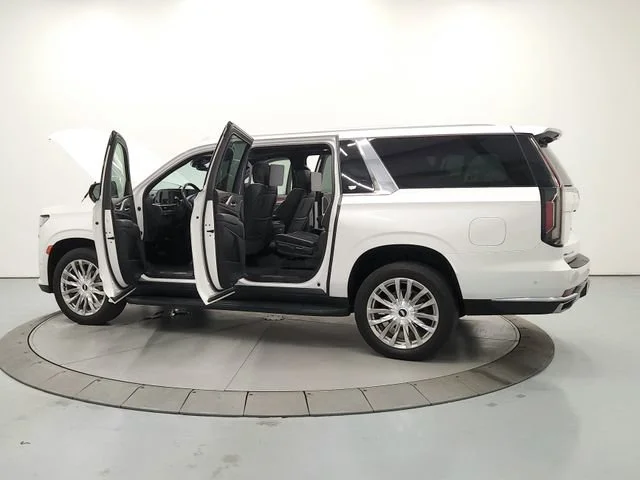 Used 2021 CRYSTAL WHITE TRICOAT Cadillac Premium Luxury image 13