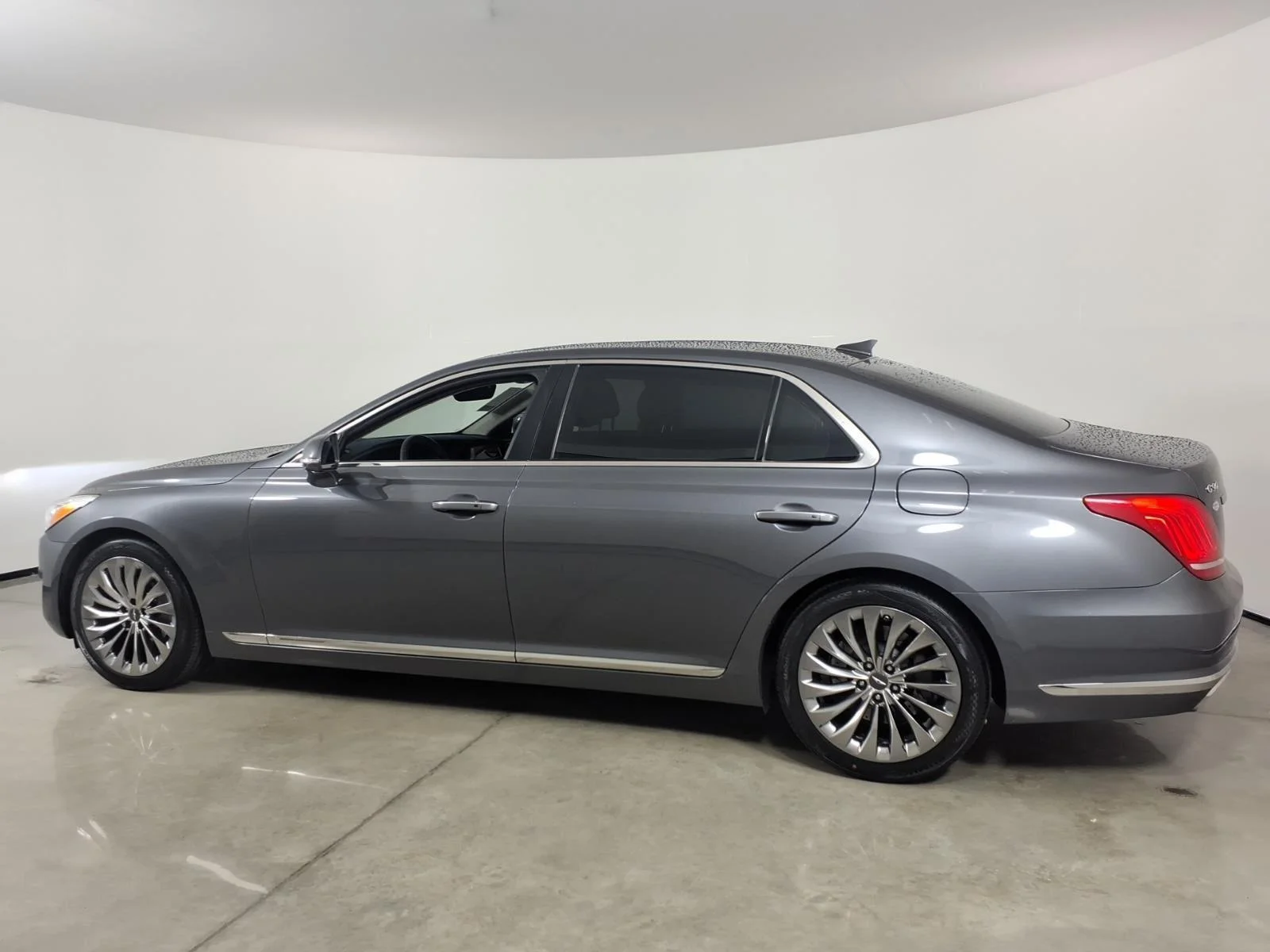 Used 2017 London Gray Metallic Genesis 3.3T Premium image 3