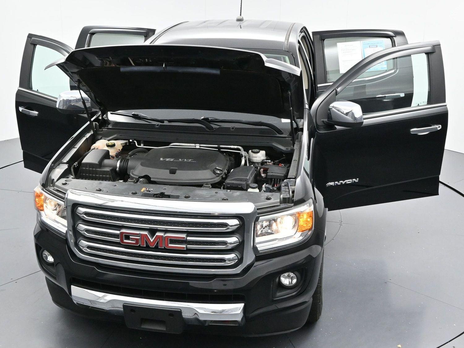 Used 2019 Onyx Black GMC 4WD SLT image 47