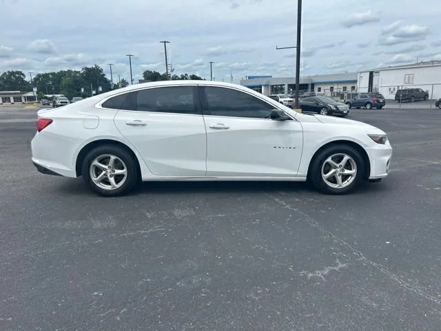 Used 2016 SUMMIT WHITE Chevrolet LS image 5